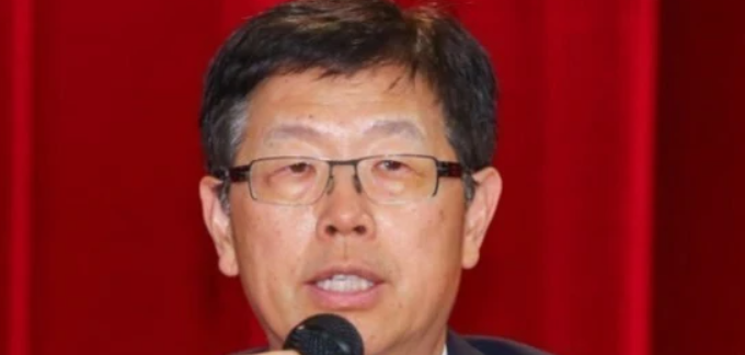 鸿海董事长称计划每年在AI领域投资20亿至30亿美