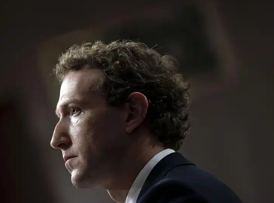 扎克伯格:宁愿浪费几千亿,也不愿错过!