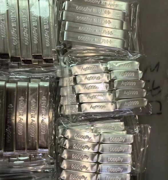 银价飙升至纪录新高 伦敦逼空行情为涨势注入动