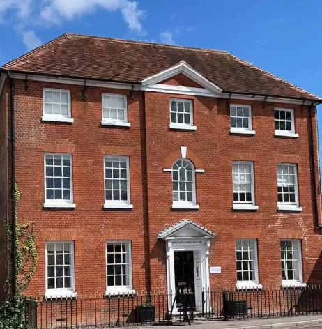 英国房地产市场在预算案公布前失去动力