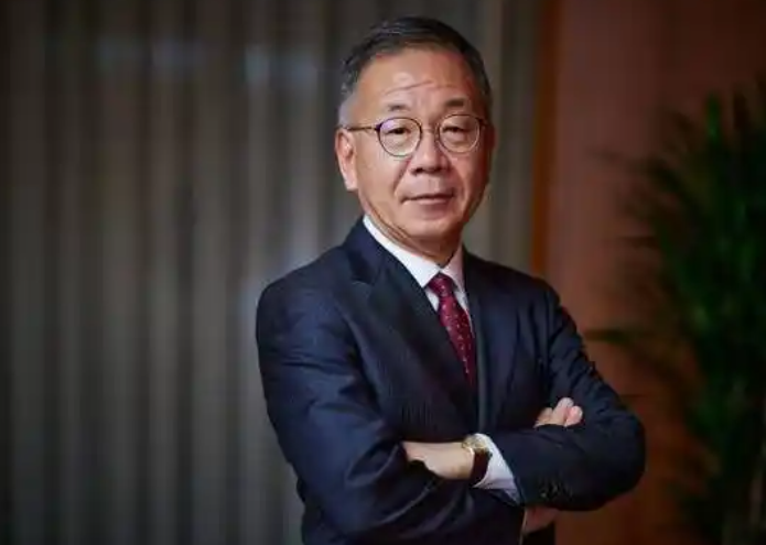 日本央行行长植田和男：通过降息提振经济的空